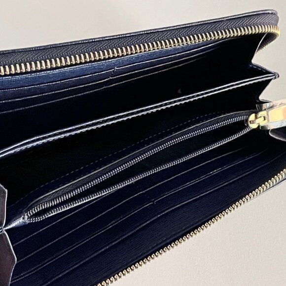 Furla extra large zip around leather wallet. Brand new with tags in box - Picture 3 of 5